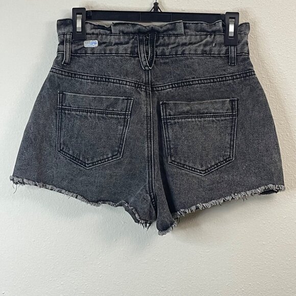 Zoe High-Waisted Black Denim Frayed Hem Distressed Shorts Size 5 - Picture 4 of 7